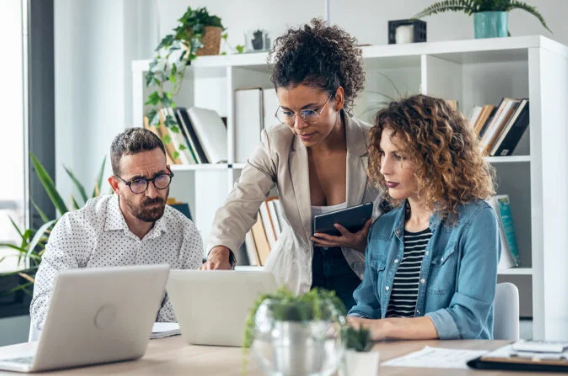 How to Build a Good Reputation With a New Team